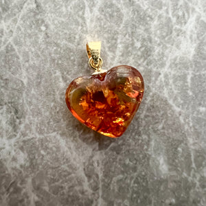 Love-Infused Amber Heart Pendant – A Romantic Treasure